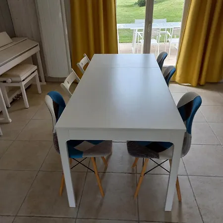 Holiday home Maison Chaleureuse De Plain Pied Avec 3 Caillouet-Orgeville