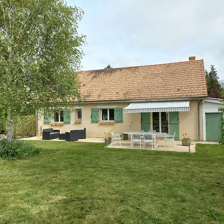 Holiday home Maison Chaleureuse De Plain Pied Avec 3 Caillouet-Orgeville