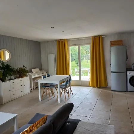 Holiday home Maison Chaleureuse De Plain Pied Avec 3 Caillouet-Orgeville